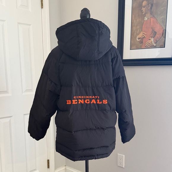 Cincinnati Bengals NFL Puffer Jacket Youth XL Black Hooded Full Zip Heavyweight - Picture 2 of 6